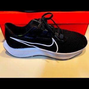 Men’s Nike Pegasus 38 4E